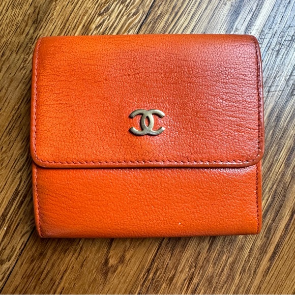 CHANEL Handbags - 🩷LAST CHANCE🩷 Chanel Orange Compact Wallet
